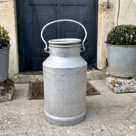 Ancien grand bidon à lait ancien grand pot à lait Dijon Ancien grand bidon à lait ancien grand pot à lait Dijon