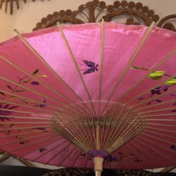 Old Asian parasol | Embroidered silk | Bamboo