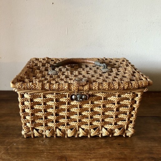 Old small basket for dinette | Old toy | Collection