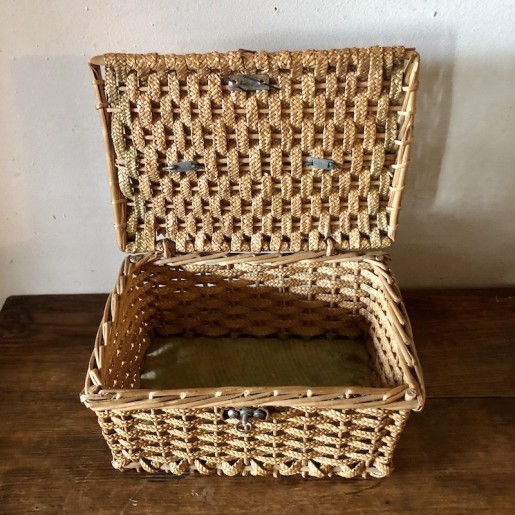 Old small basket for dinette | Old toy | Collection