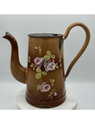 Old enamelled sheet coffee maker| AUBECQ | Brown | Embossed floral decor