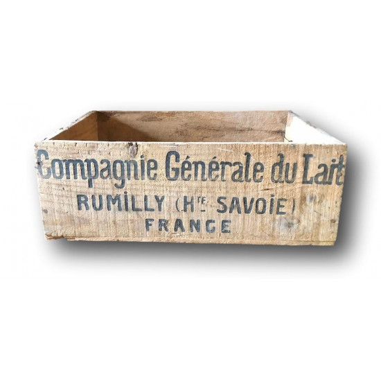 Old wooden crate | Compagnie Générale du Lait | Rumilly Haute Savoie