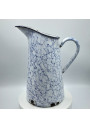 Ancien broc en tôle émaillée | Marbré blanc et bleu
