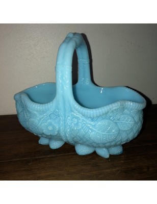 Ancien panier en opaline bleue claire