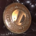 Ancien miroir rond en cuivre et bois
