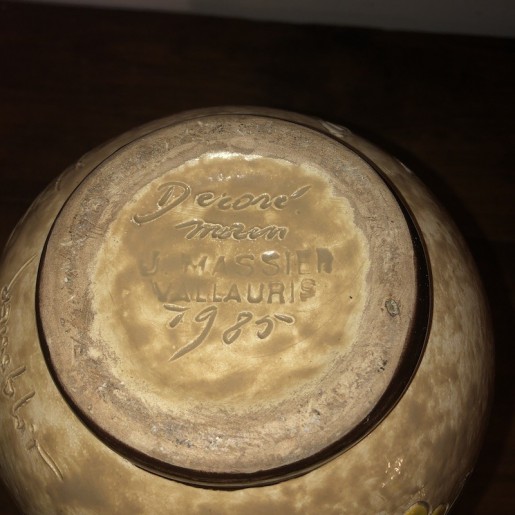 Ancien vase en céramique polychrome signé J.Massier Vallauris 1985