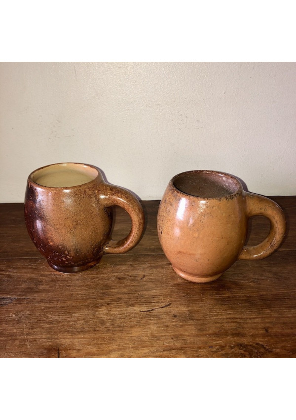 Lot de 2 chopes mugs en grès signés Dubois