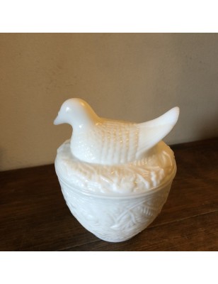 Ancienne boîte sucrier bonbonnière en opaline blanche Avon