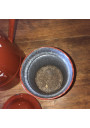 Ancienne cafetière en tôle émaillée marron et blanche