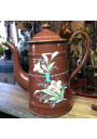 Ancienne cafetière en tôle émaillée marron décor floral en relief