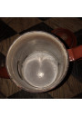 Ancienne cafetière en tôle émaillée marron décor floral en relief