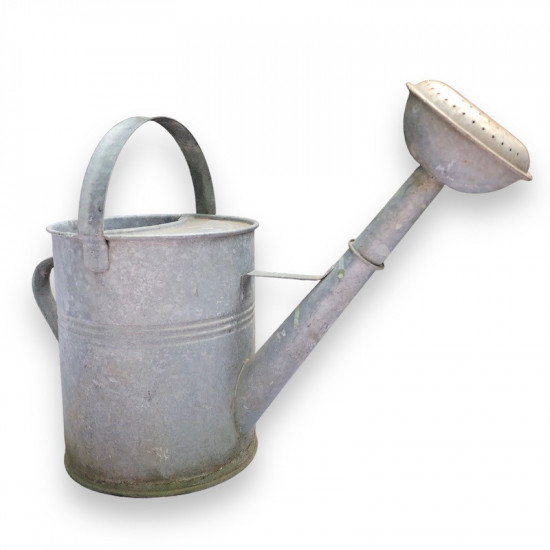 Old galvanized zinc watering can | Garden zinc watering can