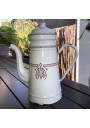 Ancienne cafetière en tôle émaillée blanche et rose