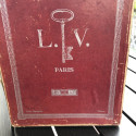 Old red box REPRISER LUSTRÉ A LA CLE L.V. PARIS