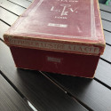 Old red box REPRISER LUSTRÉ A LA CLE L.V. PARIS