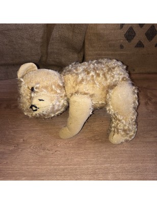 Old little screaming bear with humpback in blond mohair