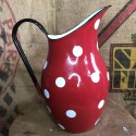 Pichet / Broc en tôle émaillée rouge à pois blancs