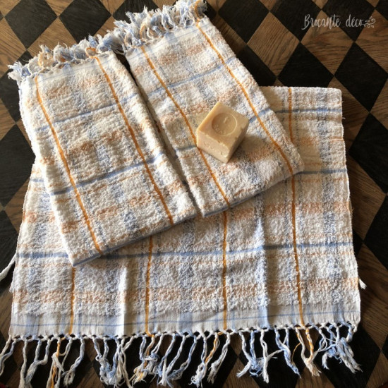 3 Old terry towels - Fringed