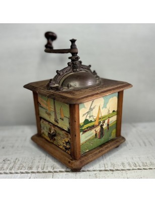 Old coffee mill with Alsace decor