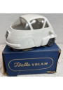 Ancienne petite voiture ISETTA VELAM dans sa boîte