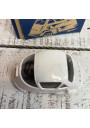 Ancienne petite voiture ISETTA VELAM dans sa boîte