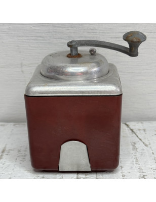 Ancien moulin à café de dinette "L'IDEAL DE POUPETTE"