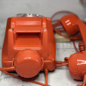 Téléphone vintage orange à cadran SOCOTEL S63