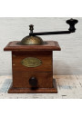 Ancien petit mouilin à poivre en bois Peugeot Frères
