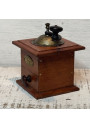 Ancien petit mouilin à poivre en bois Peugeot Frères