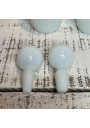 2 Anciens flacons en opaline blanche - Élégance et charme vintage