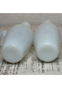 2 Anciens flacons en opaline blanche - Élégance et charme vintage