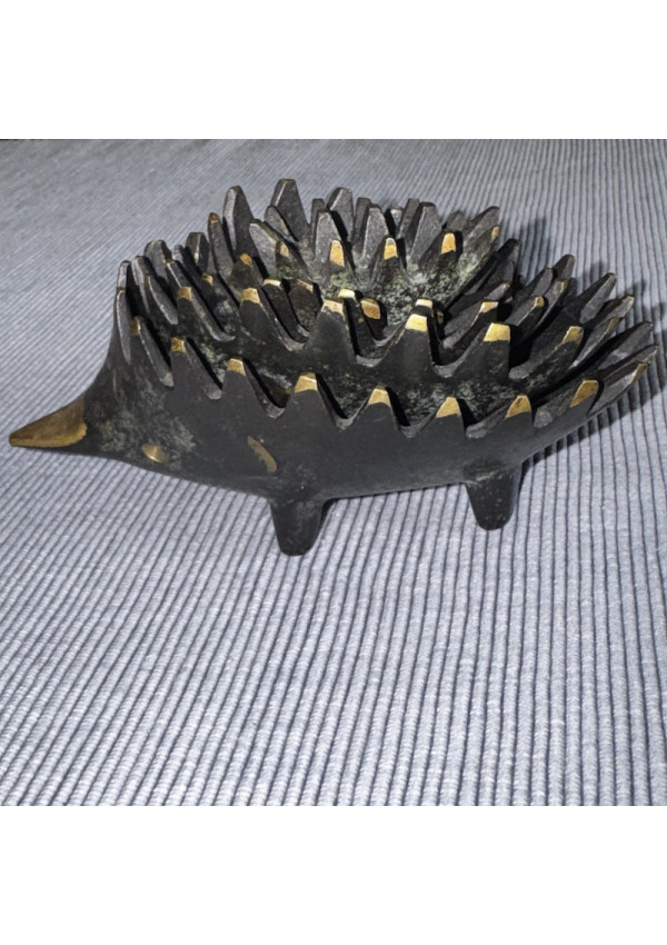 Ensemble de 5 cendriers hérissons gigognes – style Walter Bosse