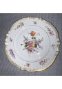 Suite de 8 assiettes à dessert anciennes en porcelaine – Décor floral et dorures