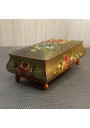 Coffret vintage en métal peint à décor floral – Roses et pieds boule