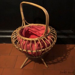 Vintage knitter rattan worker | 60s