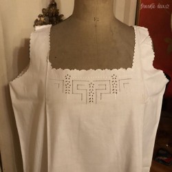 Old embroidered and openwork nightgown | Large | In cotton