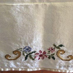 ♔ Old hand-embroidered tablecloth | Cross stitch ♔