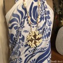 Vintage Tahitian shell necklace | Large medallion | 70s
