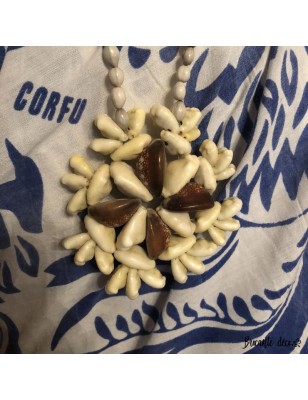 Collier vintage Tahitien en coquillages| Gros médaillon | Années 70