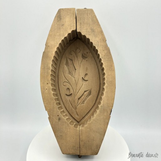 Old wooden butter mold | Floral decor
