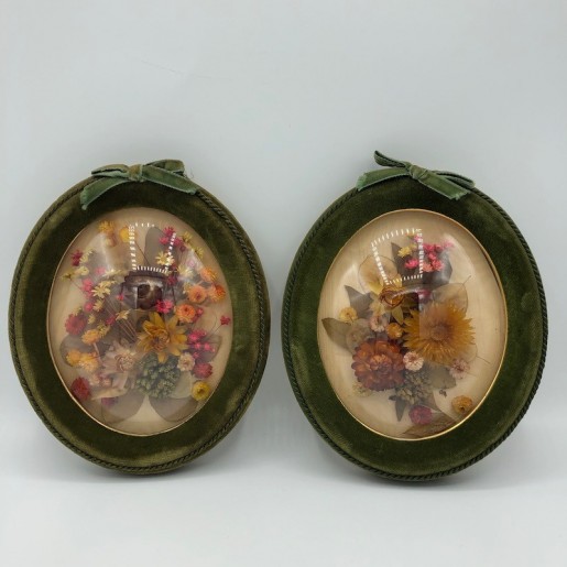 Pair of small dried flower frames | Curved glasses | Kitsch