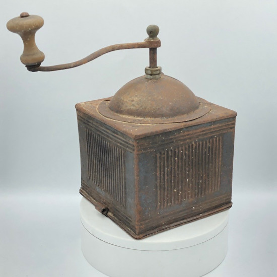 Old iron coffee grinder without drawer | Snuffbox mill