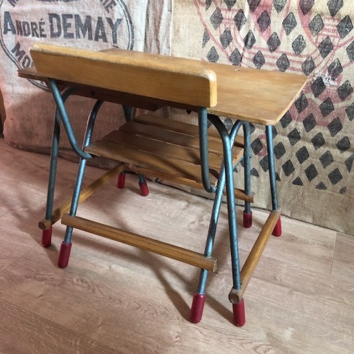 Old small desk with drawer and its matching chair | For children | In wood