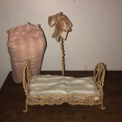 Anciens meuble de poupée | En fil de fer et corde | Pour maison de poupée
