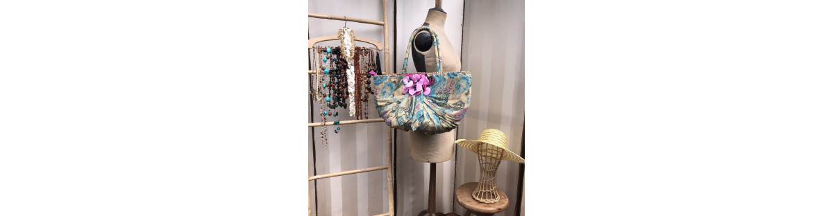 Jewelry & Accessories - Retro - Vintage